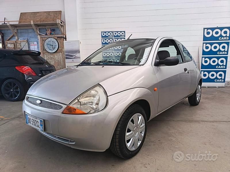 Usata Ford Ka 60 CV (44 kW) 2000 Grigio Berlina