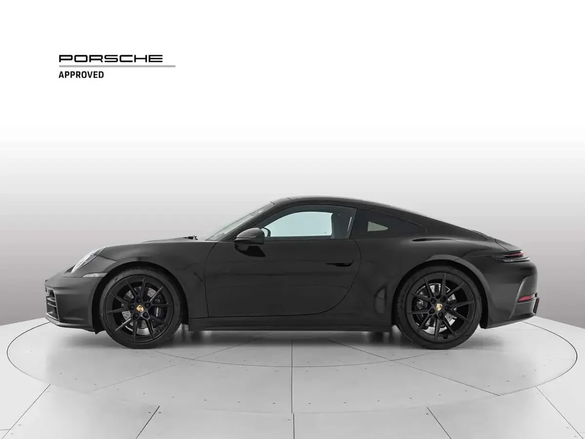 Usata Porsche 992 394 CV (289 kW) 2025 Nero metallizzato Coupé