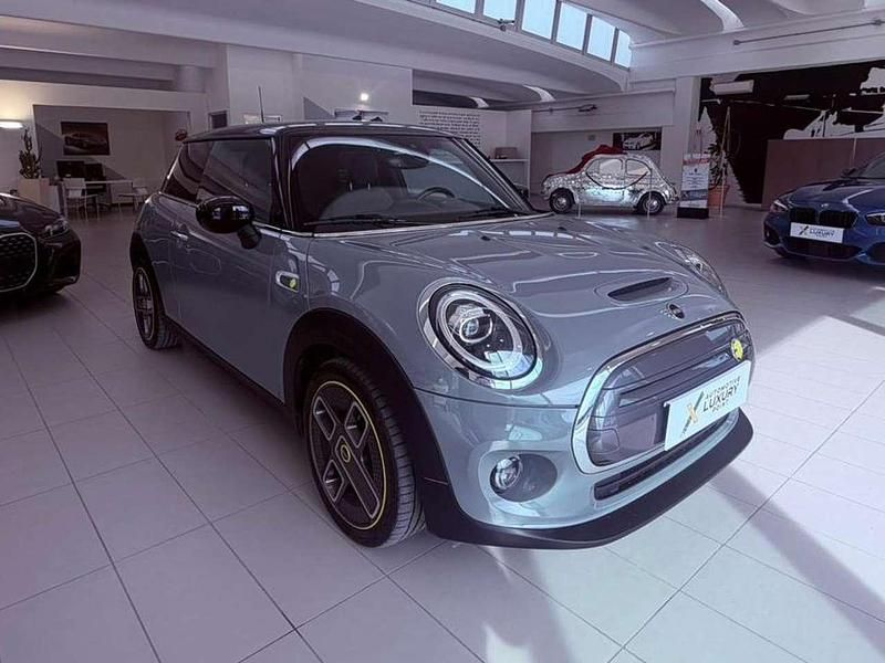 Usata Mini Cooper SE 75 kW (102 CV) 2020 Grigio Utilitaria