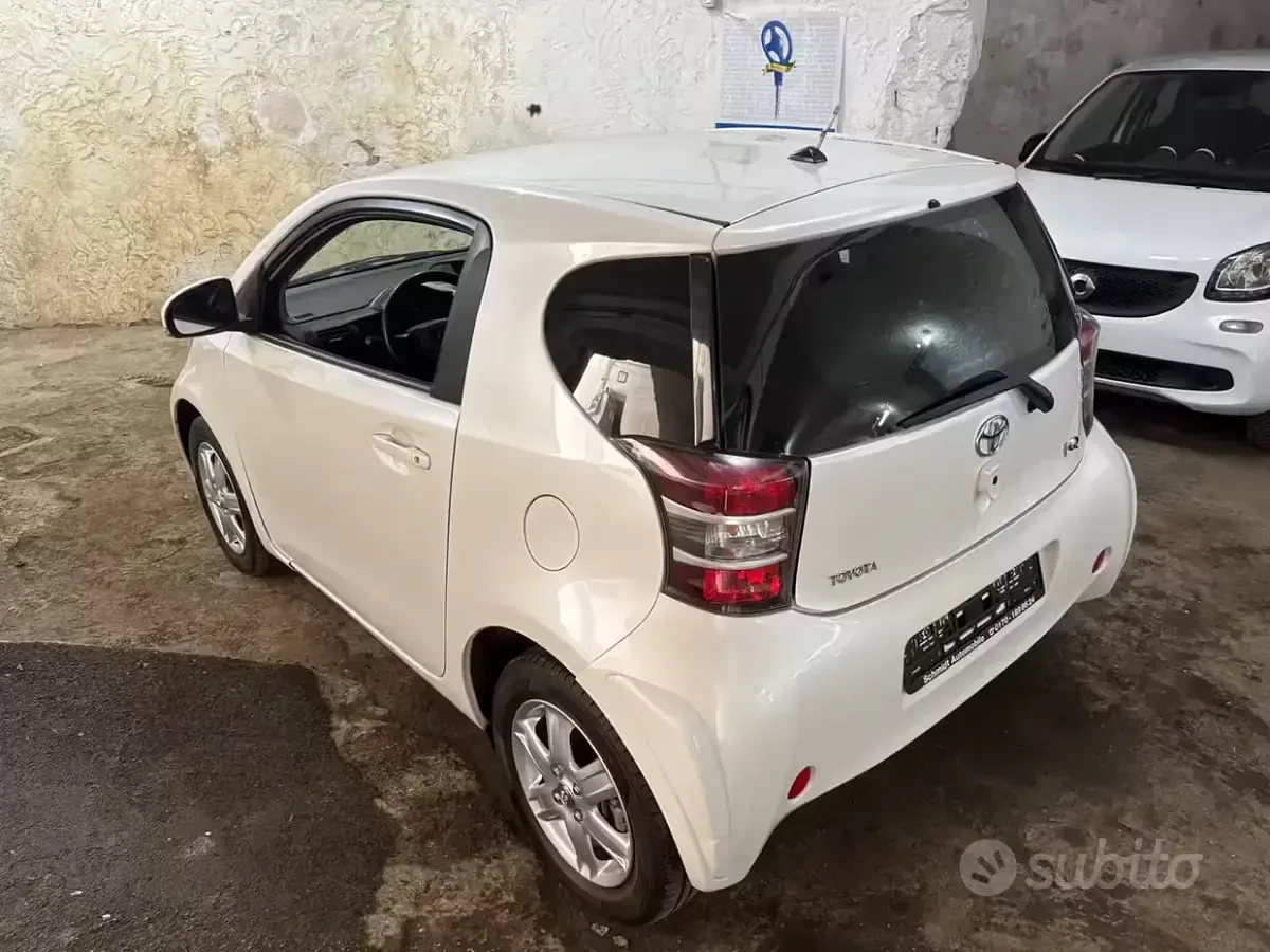 Usata Toyota iQ 68 CV (50 kW) 2009 Bianco Utilitaria