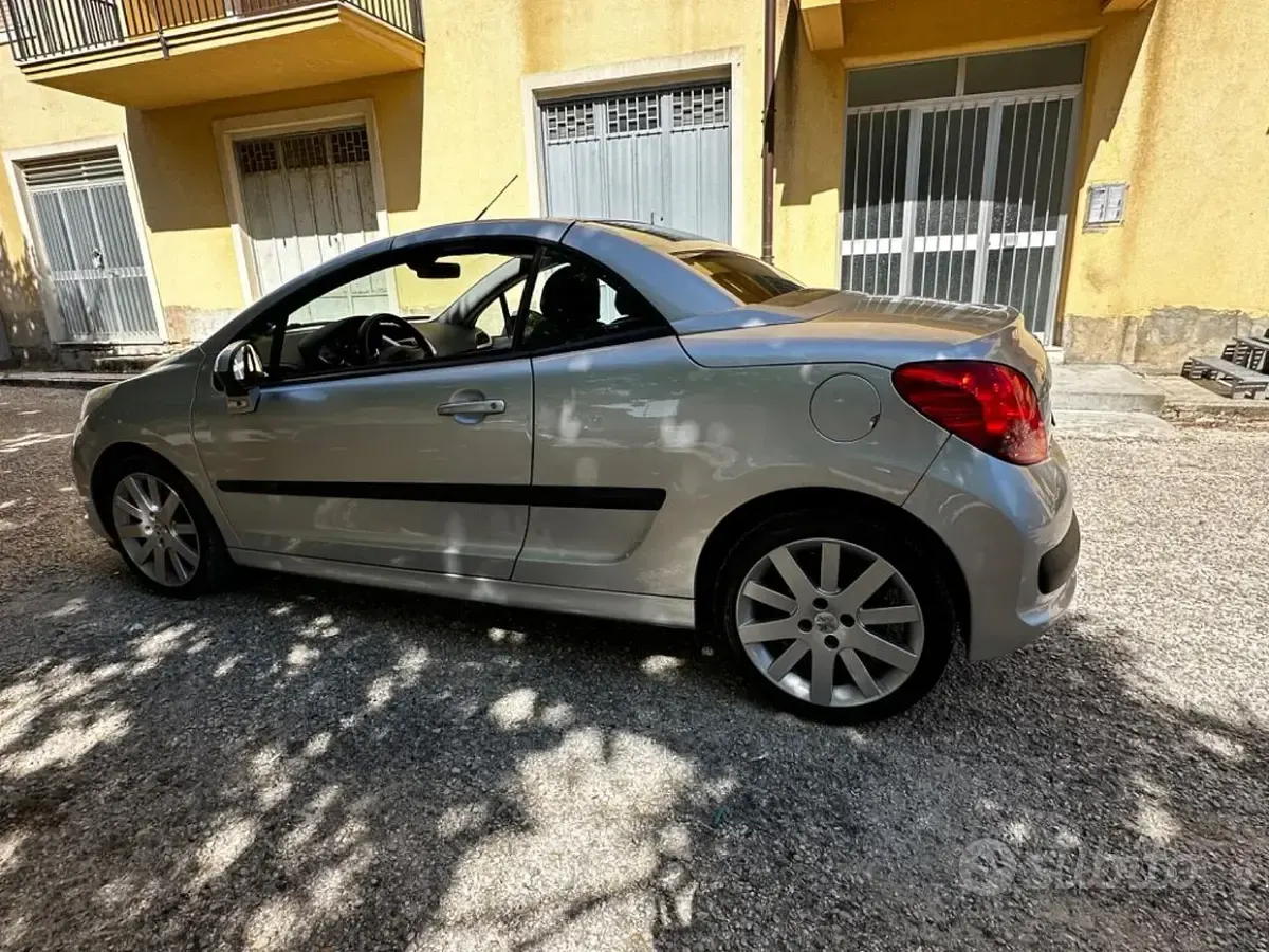 Usata Peugeot 207 CC 109 CV (80 kW) 2007 Grigio Cabrio
