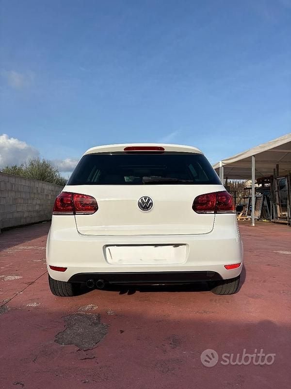 Usata VW Golf VI 140 CV (102 kW) 2011 Bianco Utilitaria