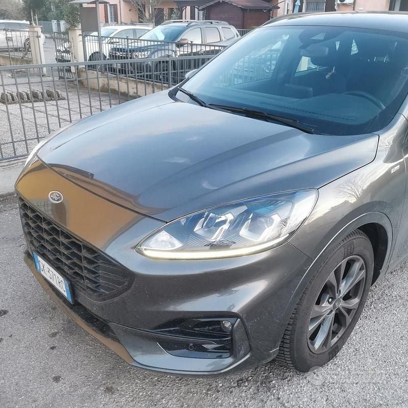 Usata Ford Kuga ST-Line 120 CV (88 kW) 2022 Grigio SUV