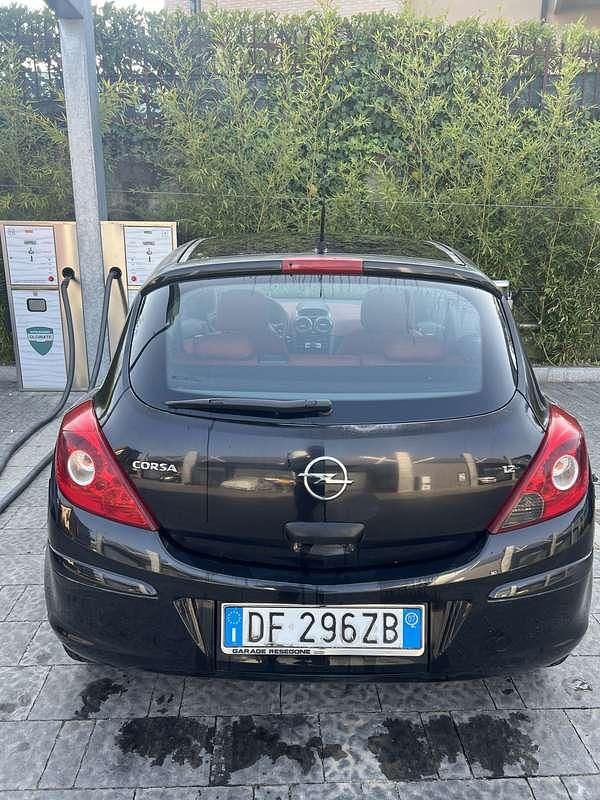 Usata Opel Corsa Sport 80 CV (58 kW) 2010 Nero Utilitaria