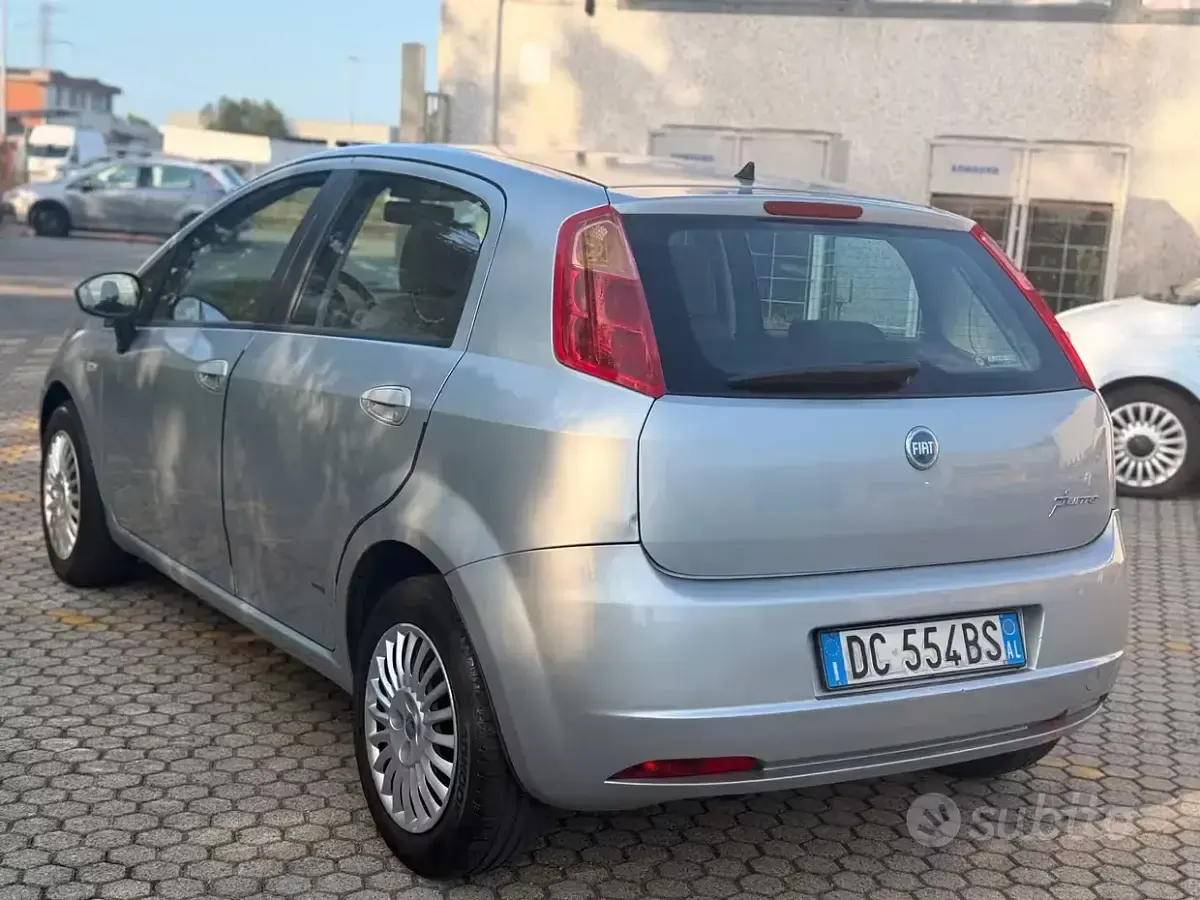 Usata Fiat Grande Punto Active 65 CV (47 kW) 2007 Grigio Utilitaria