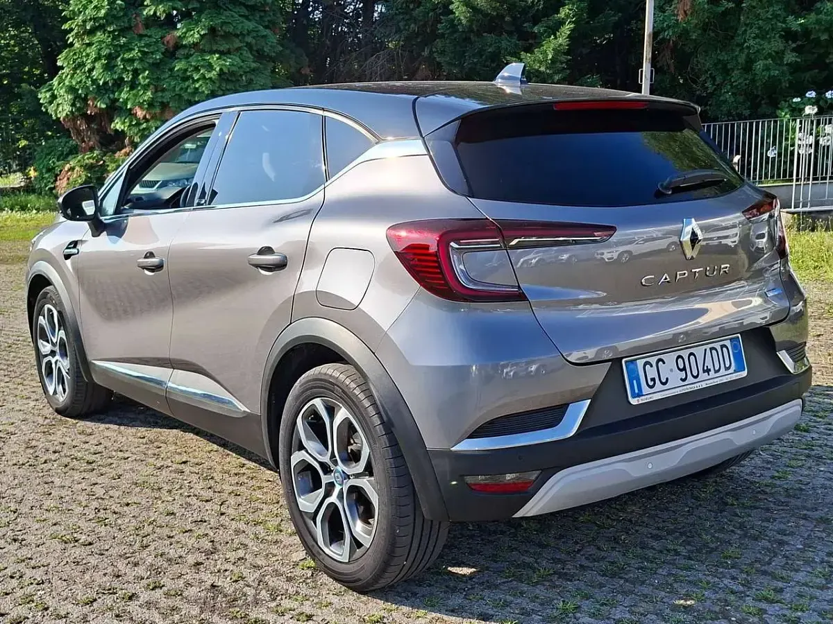Usata Renault Captur Intens 92 CV (67 kW) 2020 Grigio SUV