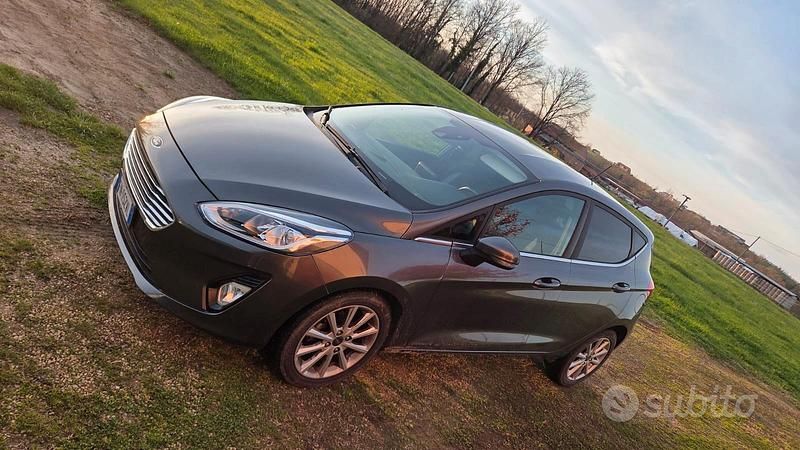 Gebraucht Ford Fiesta 75 PS (55 kW) 2018 Kleinwagen