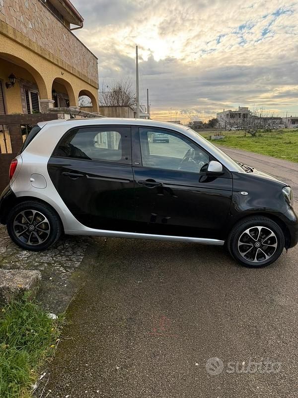 Nero Usata 2016 Smart ForFour Passion Utilitaria | 7800 € - Immagine 1/4
