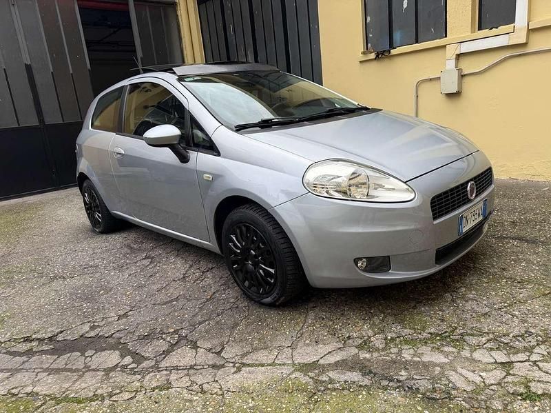 Other Usata 2008 Fiat Grande Punto Dynamic Due volumi | 3490 € (Buon prezzo) - Immagine 1/4