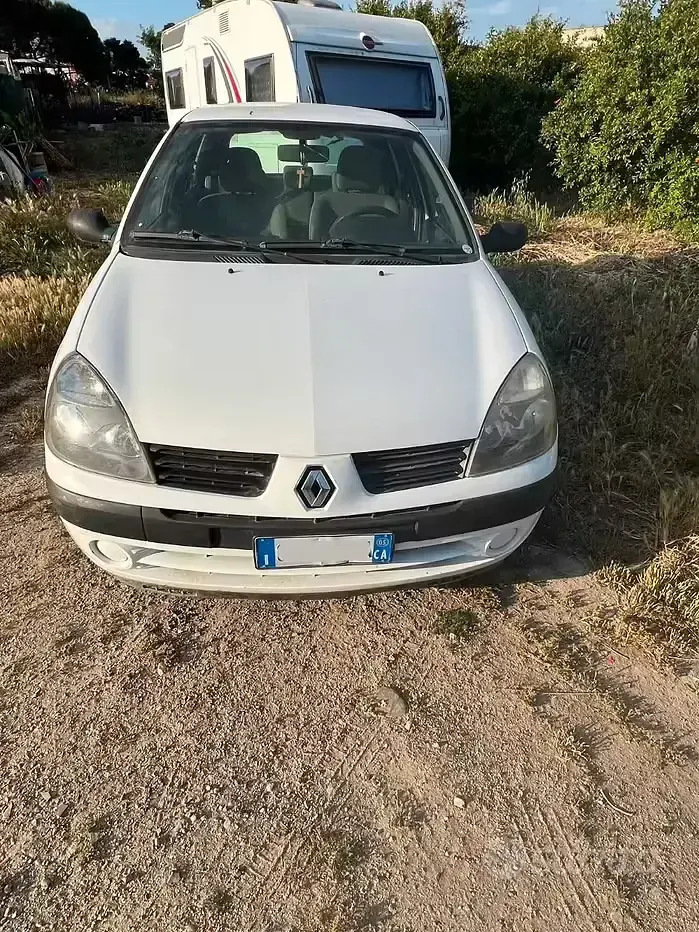 Usata Renault Clio II 58 CV (42 kW) 2005 Bianco Berlina