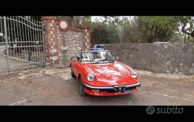 Rosso Usata 1983 Alfa Romeo Spider Super Cabrio | 31.000 € - Immagine 1/4