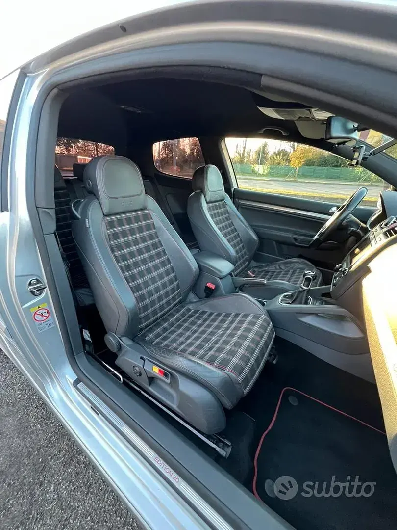 Usata VW Golf V GTI 230 CV (169 kW) 2008 Grigio Utilitaria