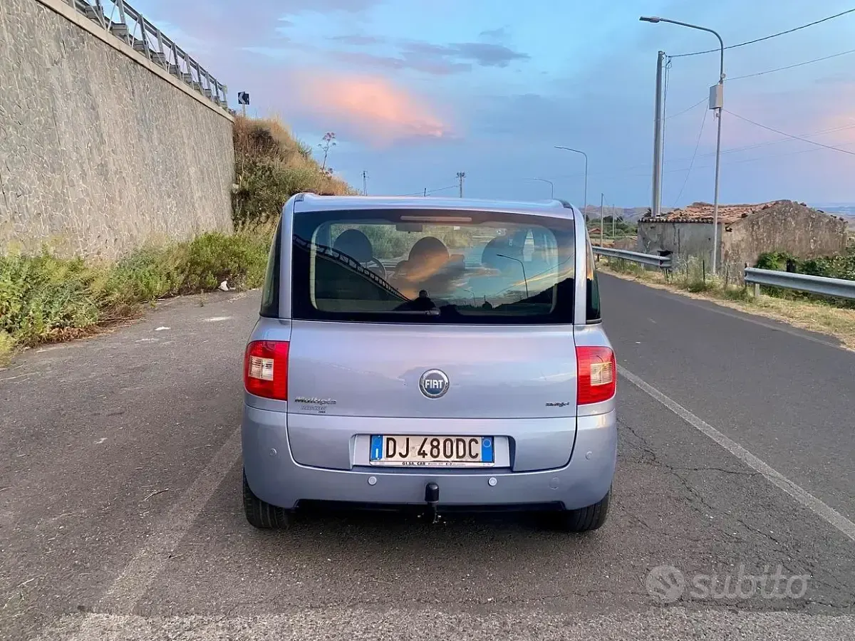 Usata Fiat Multipla 120 CV (88 kW) 2007 Bluazzurro Monovolume