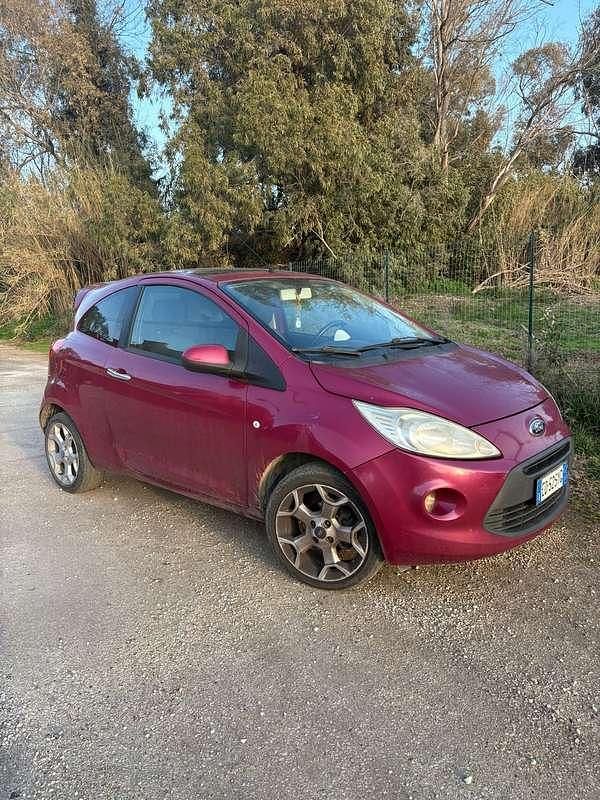 Usata Ford Ka 75 CV (55 kW) 2010 Rosso Berlina