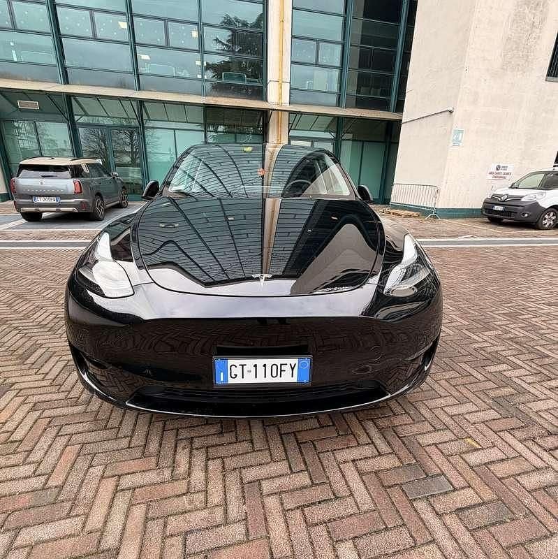 Nero Usata 2024 Tesla Model Y Performance SUV | 43.000 € (Buon prezzo) - Immagine 1/4