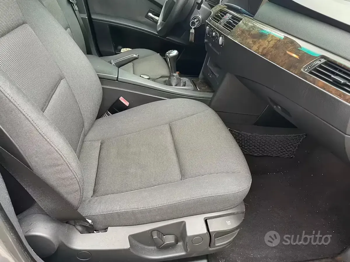 Usata BMW 530 218 CV (160 kW) 2004 Grigio Berlina