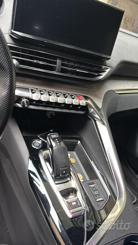 Usata Peugeot 3008 GT-line 150 CV (110 kW) 2021 Nero SUV