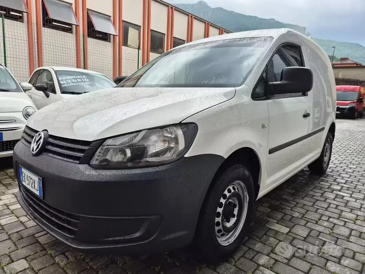 Usata VW Caddy 102 CV (75 kW) 2012 Bianco Monovolume