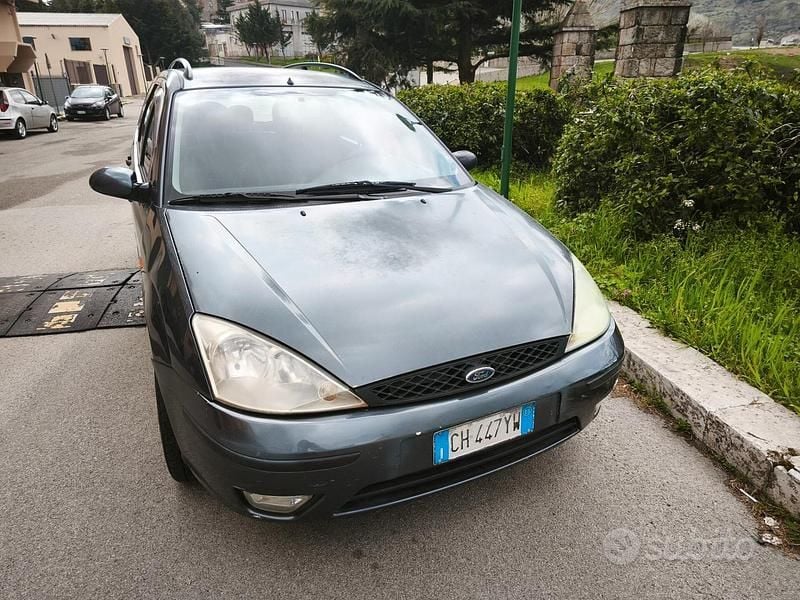 Usata Ford Focus Ambiente 100 CV (73 kW) 2004 Nero Station wagon