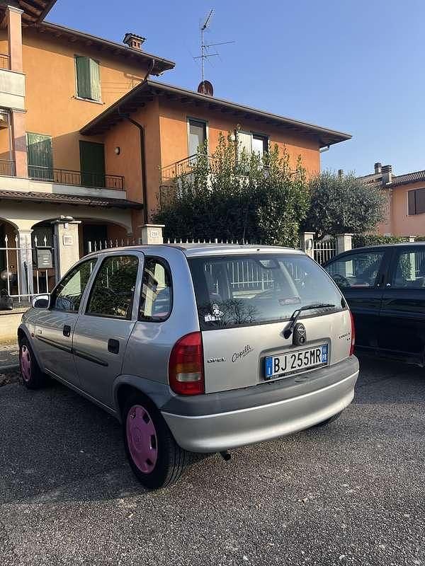 Usata Opel Corsa 65 CV (47 kW) 1999 Berlina