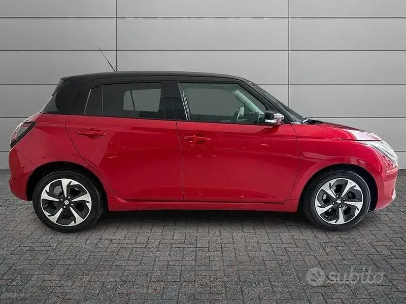 Usata Suzuki Swift 83 CV (61 kW) 2025 Rosso Utilitaria