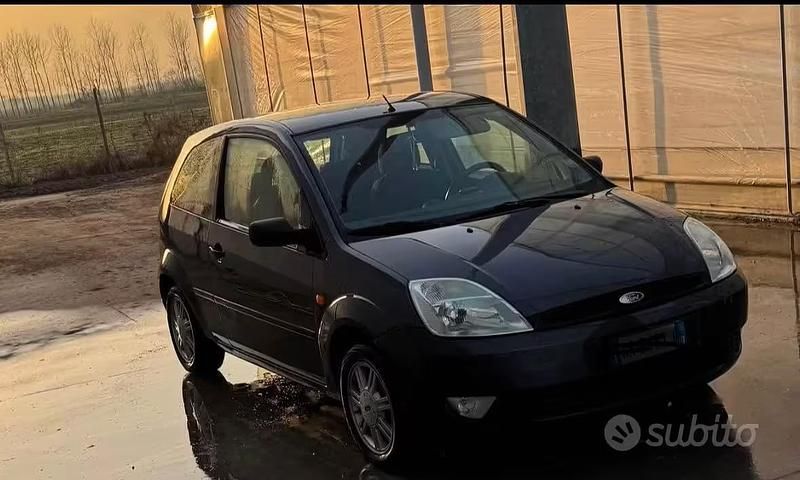 Usata Ford Fiesta 80 CV (58 kW) 2005 Utilitaria