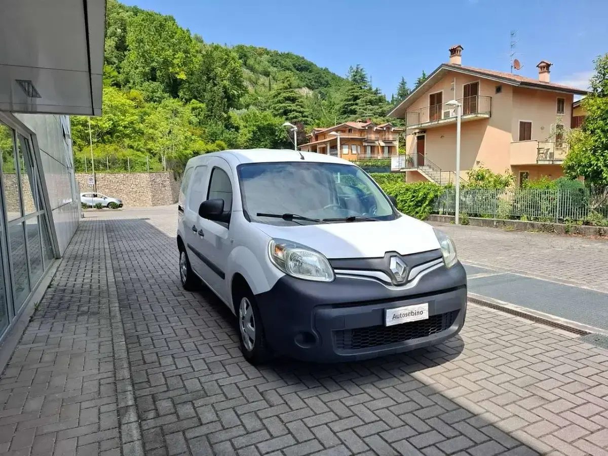 Usata Renault Kangoo Rapid Extra 75 CV (55 kW) 2014 Bianco Monovolume