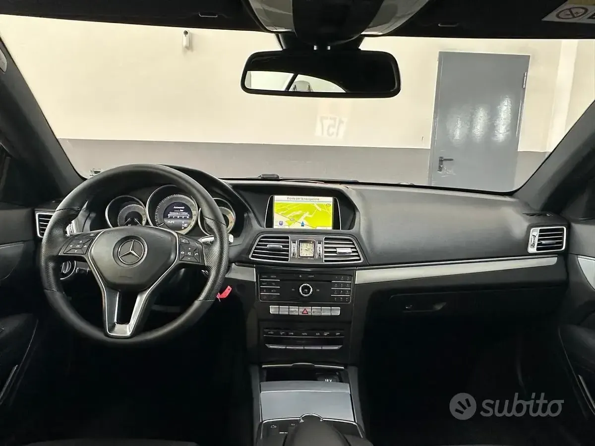 Usata Mercedes E220 Premium 170 CV (125 kW) 2015 Grigio Coupé