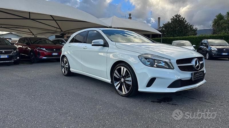 Bianco Usata 2017 Mercedes A200 Tre volumi | 15.500 € (Buon prezzo) - Immagine 1/4