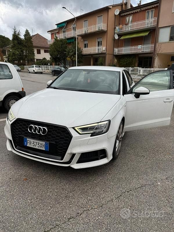 Usado Audi A3 116 CV (85 kW) 2018 Blanco Berlina