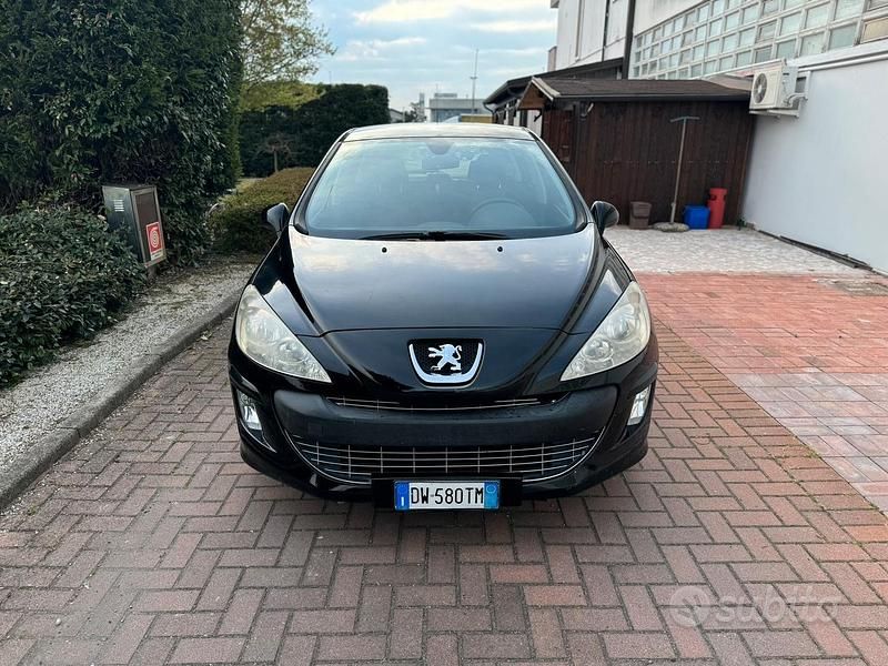 Usata Peugeot 308 110 CV (80 kW) 2009 Nero Utilitaria