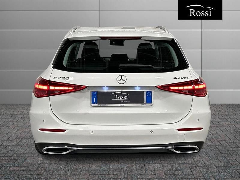 Käytetty Mercedes 220 200 HP (147 kW) 2023 Farmari