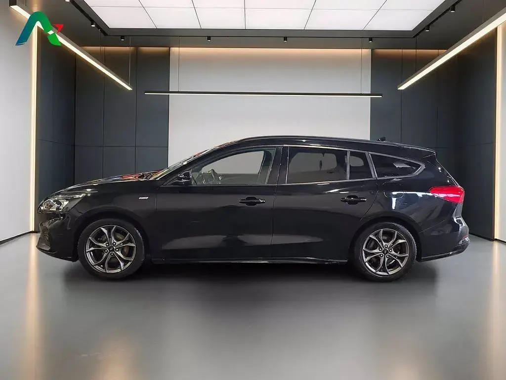 Usata Ford Focus ST-Line 125 CV (91 kW) 2022 Nero Station wagon