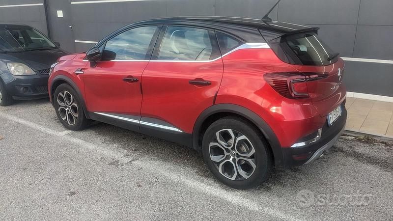Usata Renault Captur 100 CV (73 kW) 2020 Rosso SUV