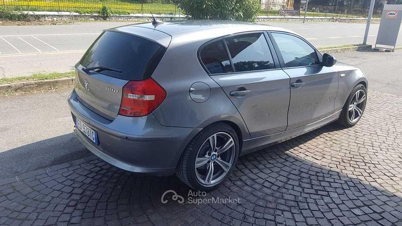 Usata BMW 118 143 CV (105 kW) 2010 Gray Utilitaria