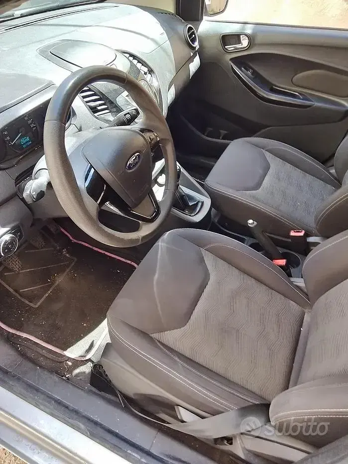 Usata Ford Ka 70 CV (51 kW) 2017 Grigio Berlina