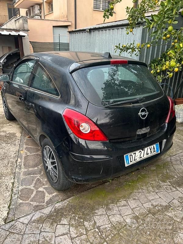 Occasion Opel Corsa 80 ch (58 kW) 2010 Noir Citadine