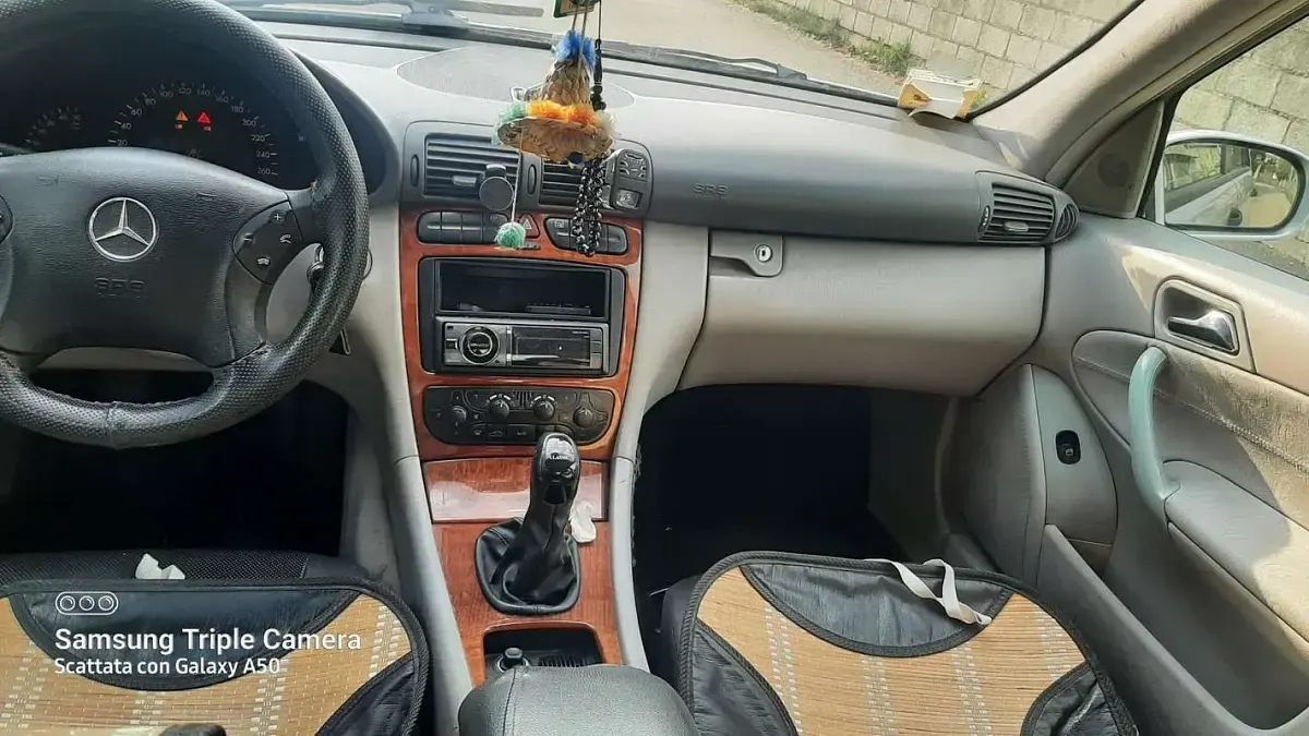 Usata Mercedes C200 Classic 122 CV (89 kW) 2003 Berlina