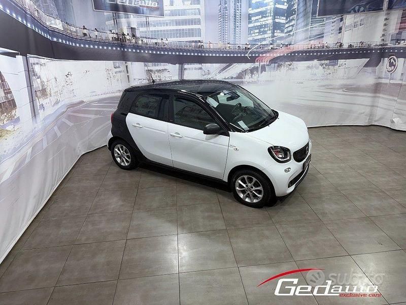 Usata Smart ForFour Passion 90 CV (66 kW) 2019 Bianco Utilitaria