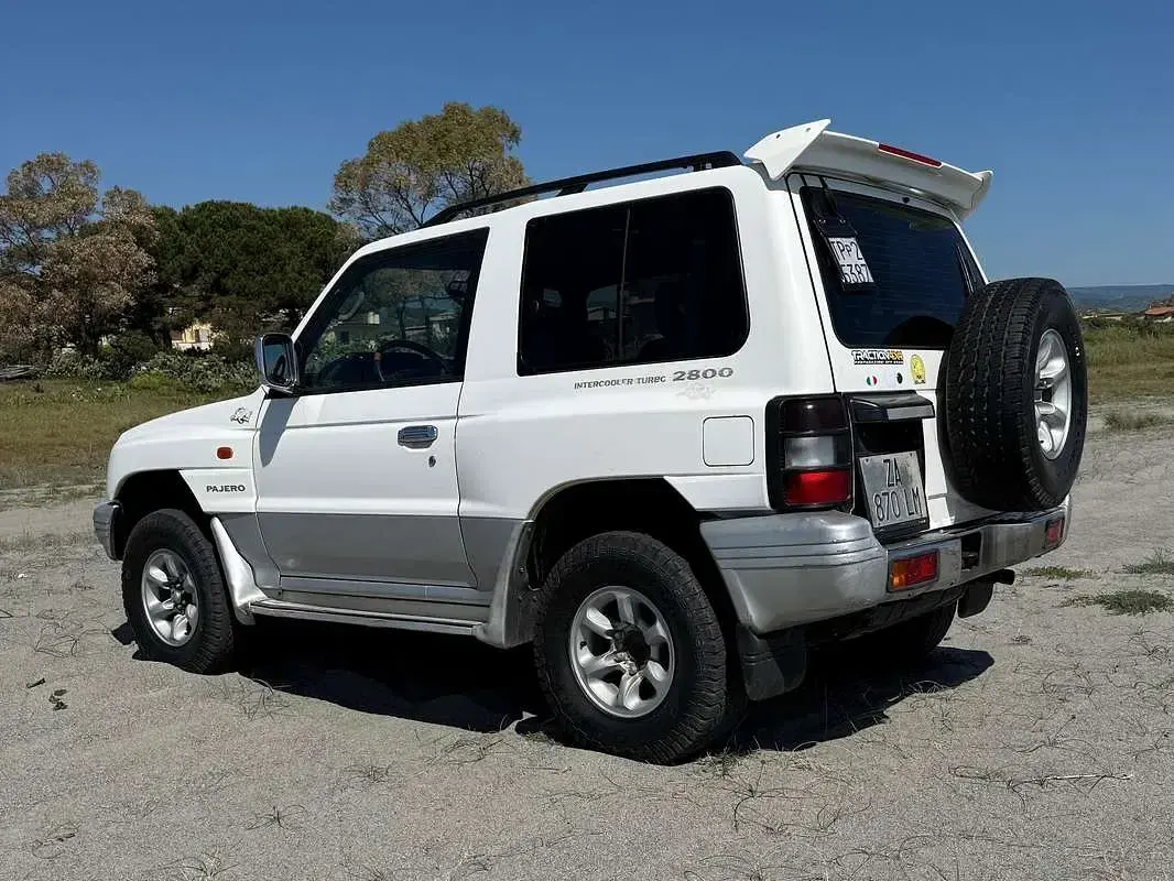 Usata Mitsubishi Pajero Top 125 CV (91 kW) 1999 Bianco SUV