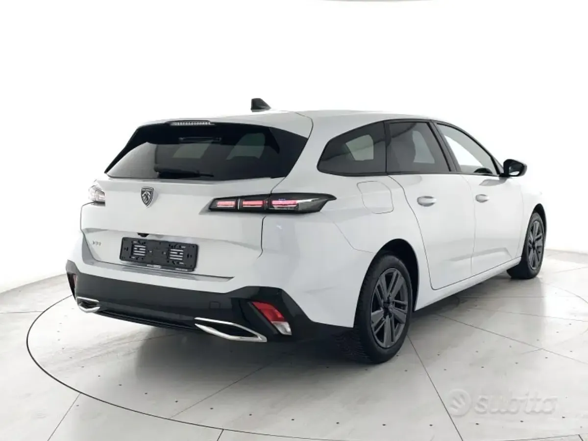 Usata Peugeot 308 SW Allure 131 CV (96 kW) 2024 Bianco Station wagon