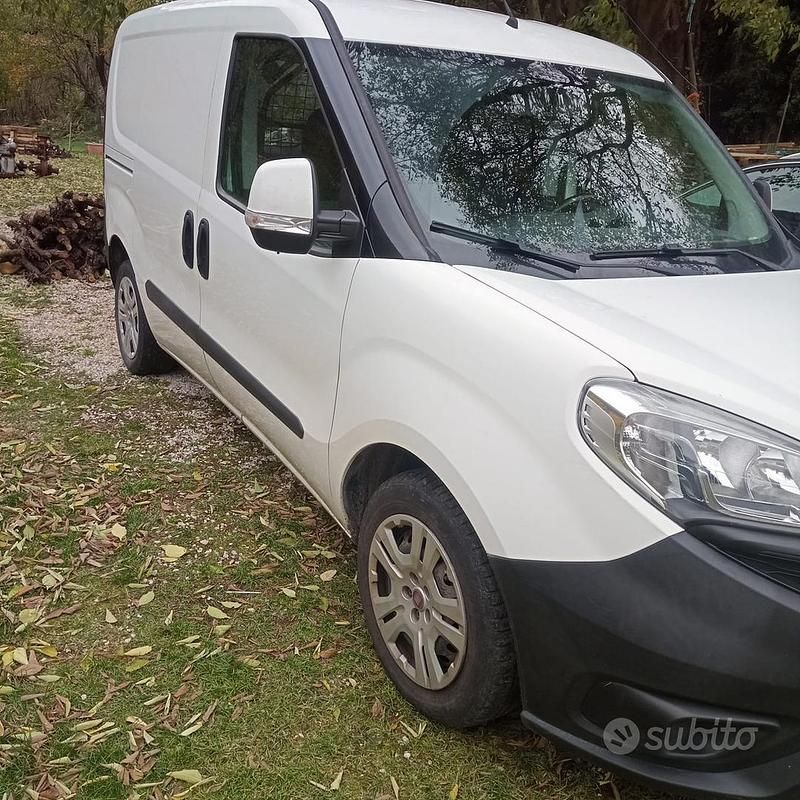 Usata Fiat Doblò 105 CV (77 kW) 2017 Bianco Monovolume