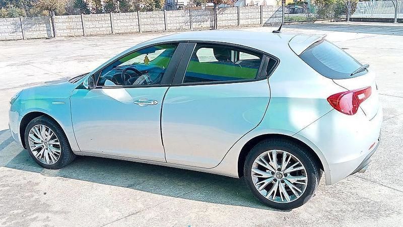 Usata Alfa Romeo Giulietta 120 CV (88 kW) 2017 Grigio Utilitaria