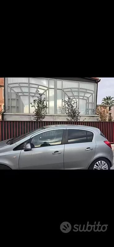 Usata Opel Corsa 75 CV (55 kW) 2011 Utilitaria