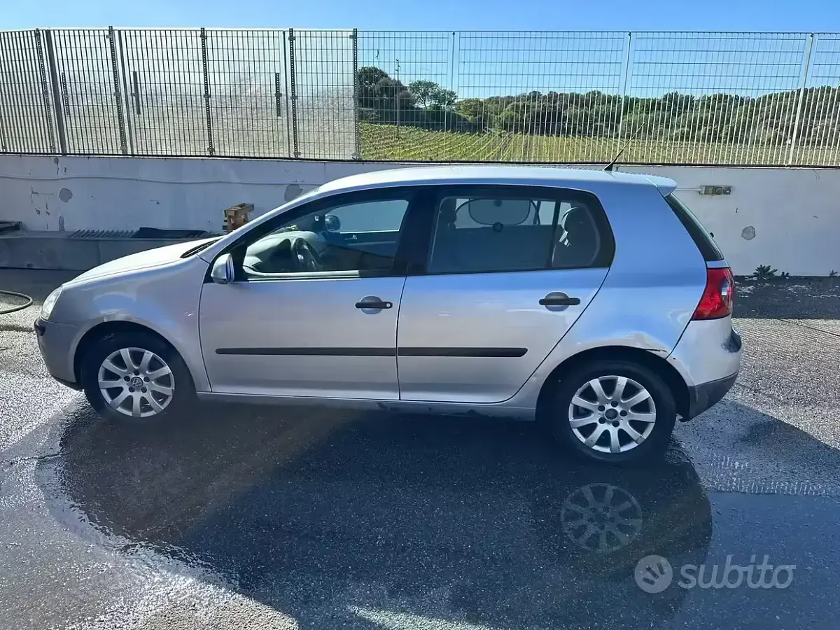 Usata VW Golf V 105 CV (77 kW) 2007 Grigio Berlina