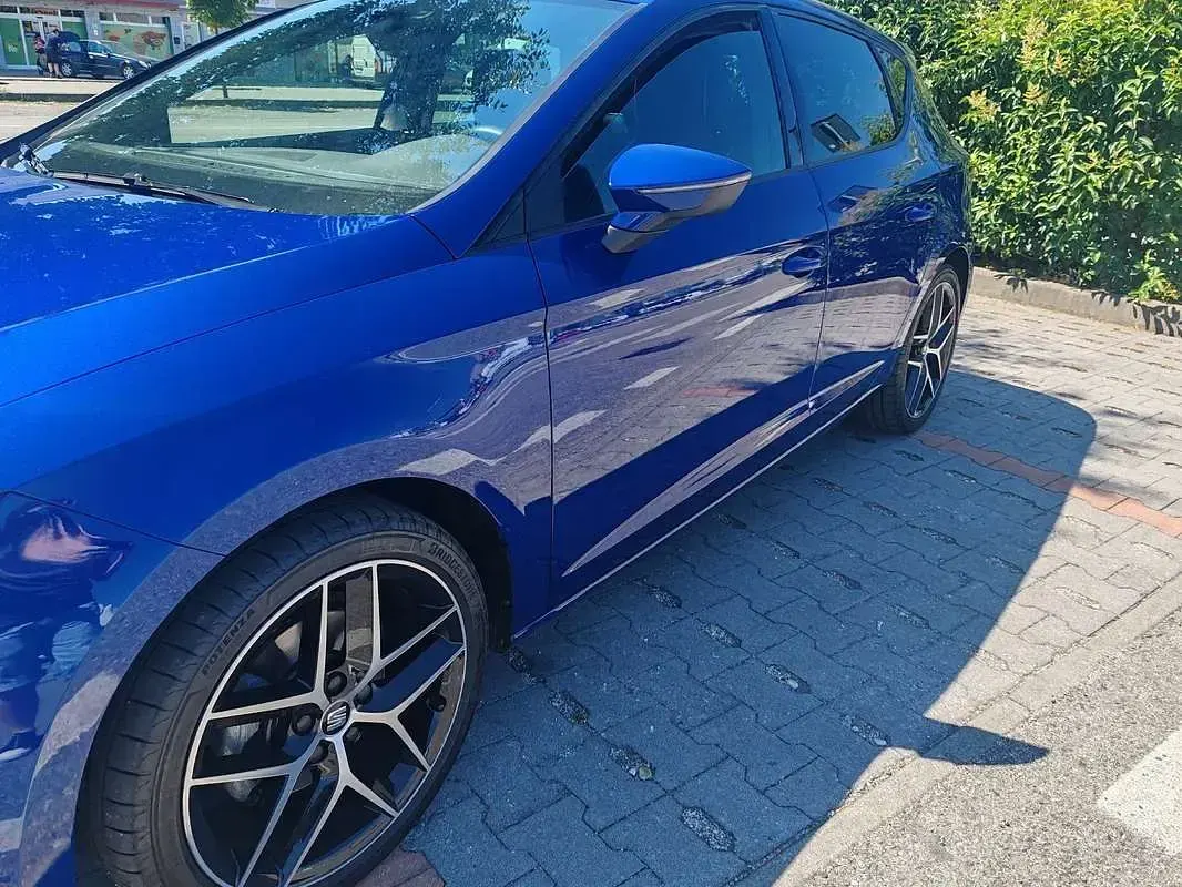 Usata Seat Leon FR 131 CV (96 kW) 2020 Blu/azzurro Berlina
