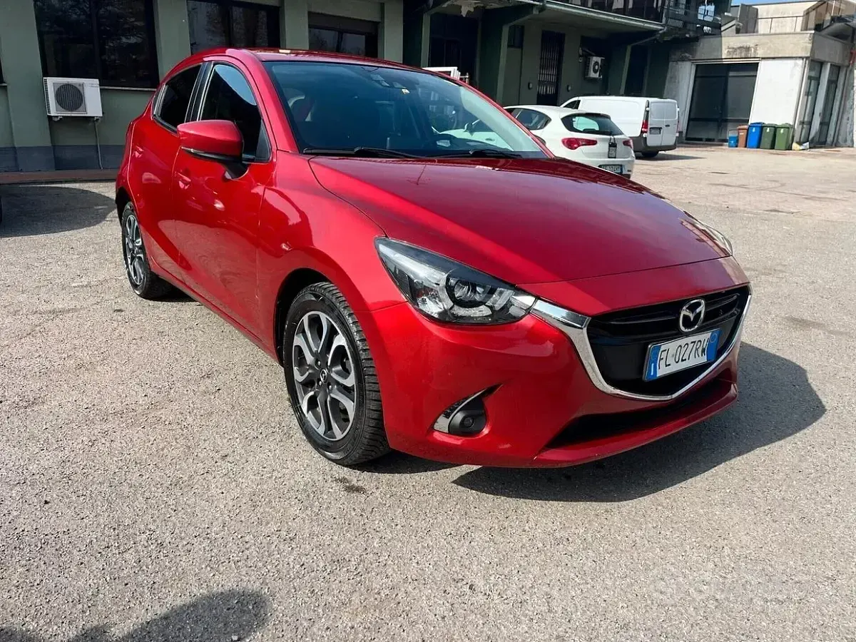Usata Mazda 2 Exceed 105 CV (77 kW) 2018 Rosso Berlina