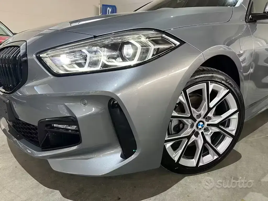 Usata BMW 118 Performance 136 CV (100 kW) 2024 Grigio scuro Berlina
