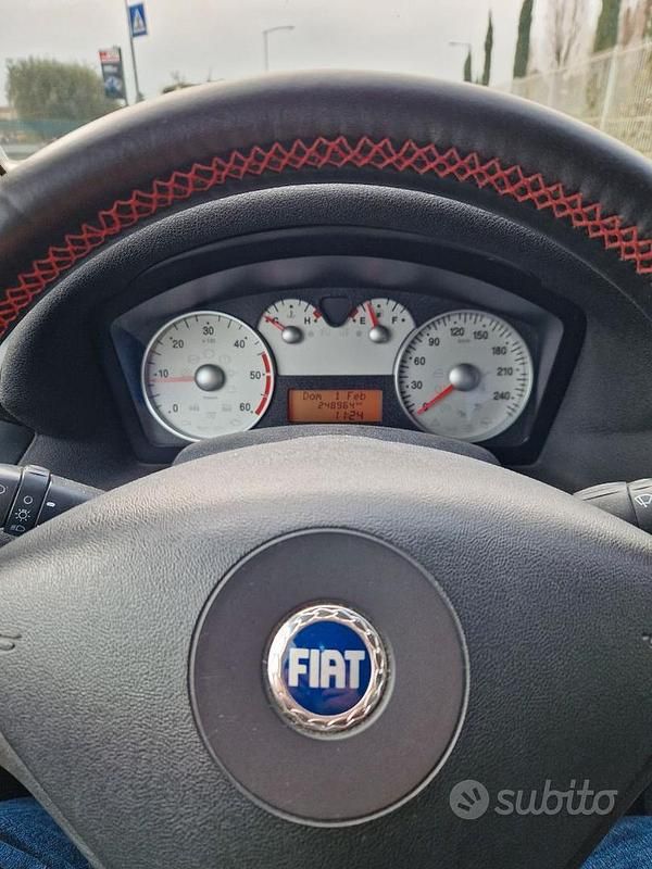 Usata Fiat Stilo 116 CV (85 kW) 2004 Grigio Station wagon