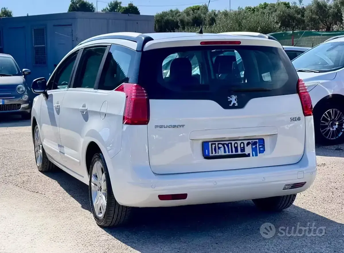Usata Peugeot 5008 Allure 115 CV (84 kW) 2013 Bianco Monovolume